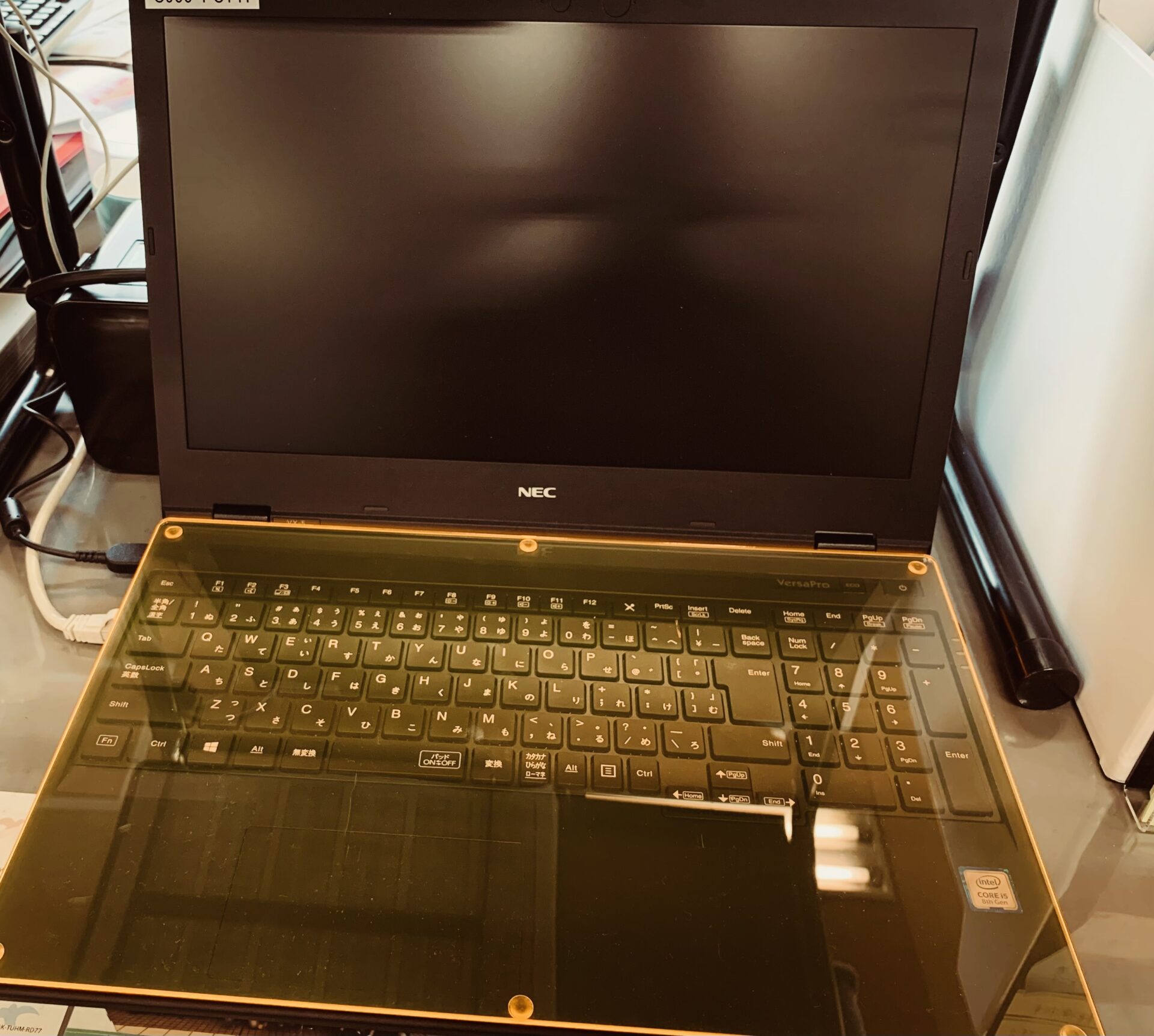 ノートPC用キーボードカバーテーブルの写真です